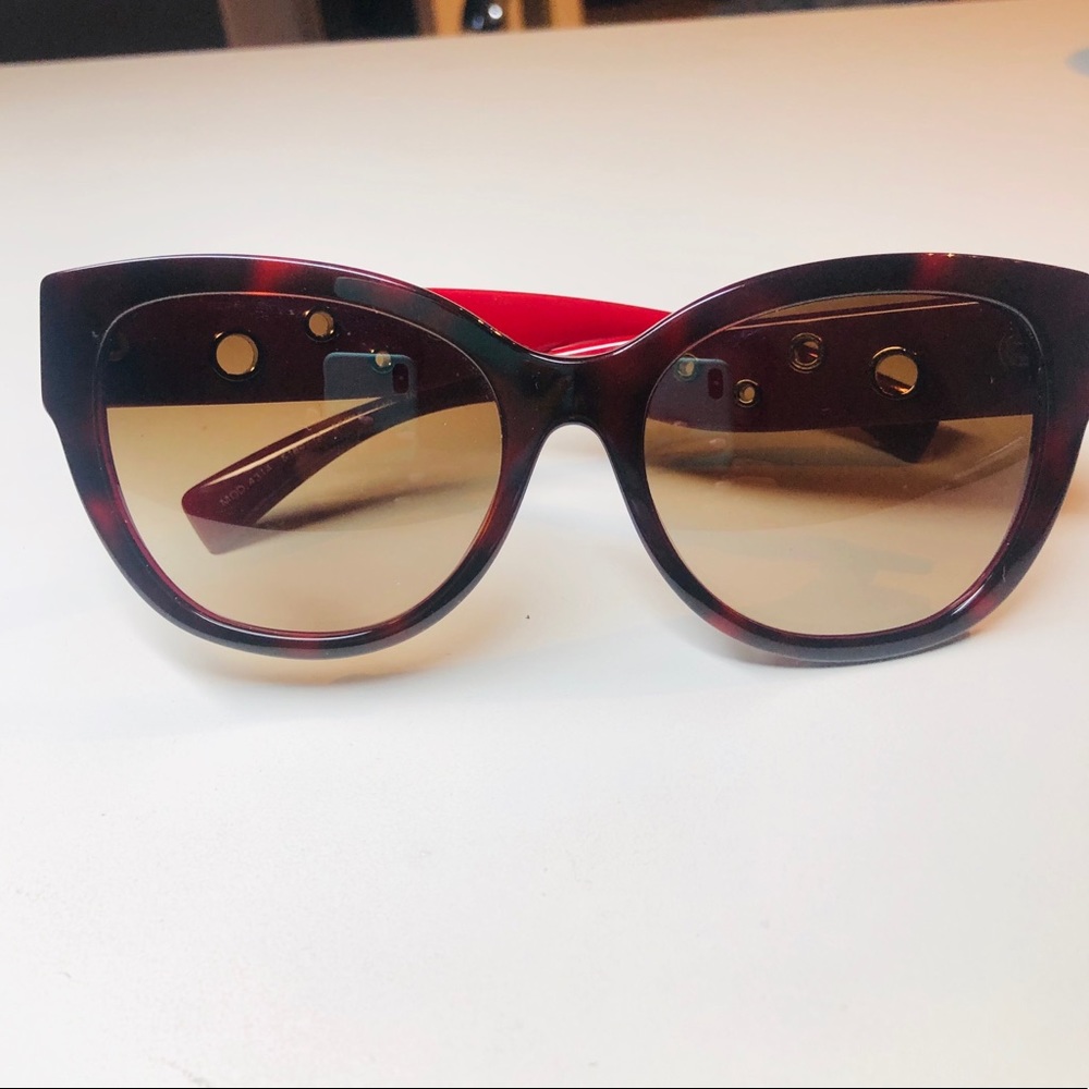 Versace sunglasses used, still n great condition